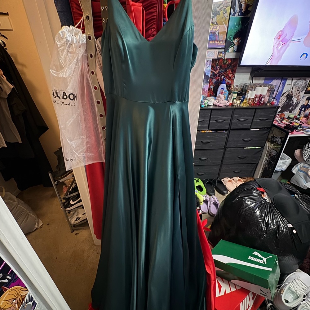 Elegant Teal Evening Gown
